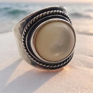 Silpada Mother of Pearl Ring size 5